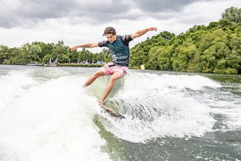Olli Loder at the 2022 Malibu Boats UK Wakesurf Nationals - Wakesurf